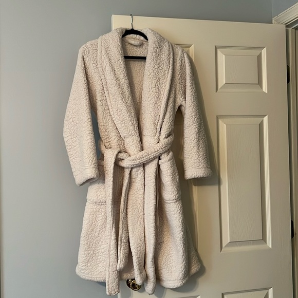 Ulta Beauty Bath & Body Sherpa Ulta Robe Size Sm Soft And Basically New Last Pic Shows Rough